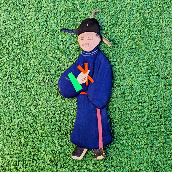 7 Vintage Silk Art Asian Traditional Dress Chinese 1970s Hanging Decoration Set - Picture 3 of 9